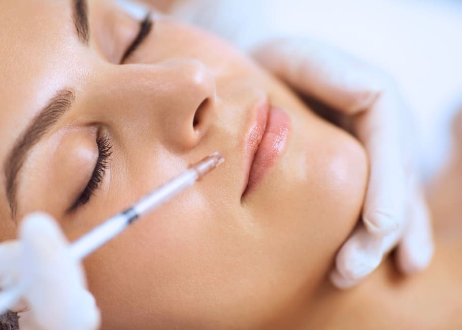 woman getting gummy smile treatment